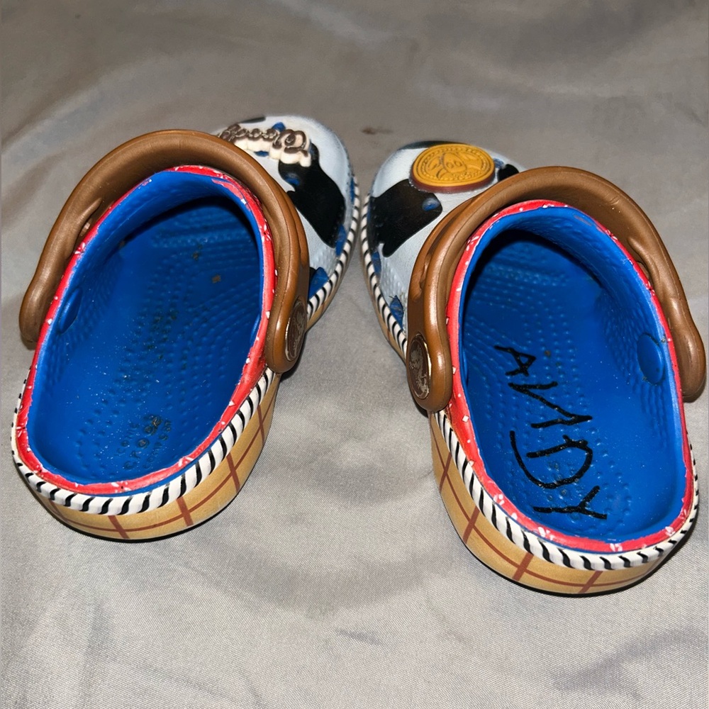 Exclusive Limited Edition, Woody Crocs (kids 5C) - Picture 5 of 6